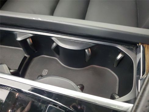 Certified 2023 Volvo XC60 B5 Plus w/ Protection Package Premier FWD image 31