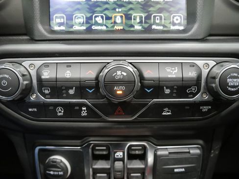 Used 2022 Jeep Wrangler Unlimited Sport AWD/4WD image 19