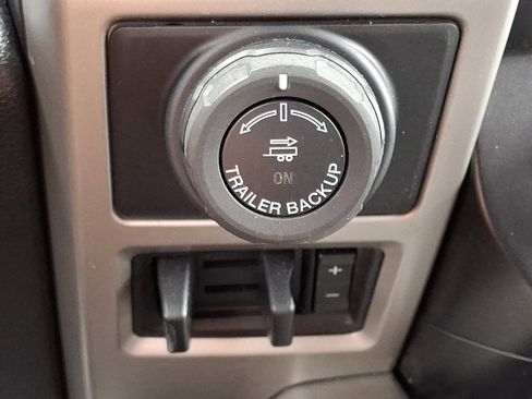 Used 2018 Ford F150 Lariat w/ Equipment Group 502A Luxury image 27