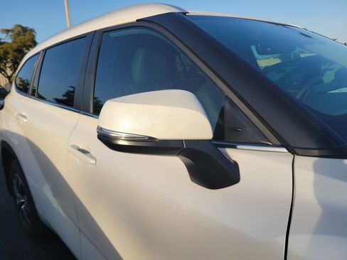 Used 2026 Toyota Highlander XLE AWD/4WD image 9