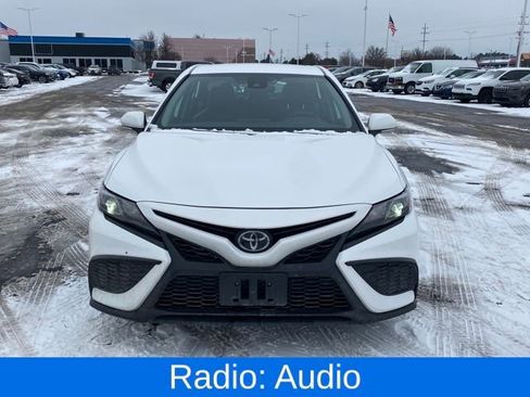 Used 2023 Toyota Camry SE image 3