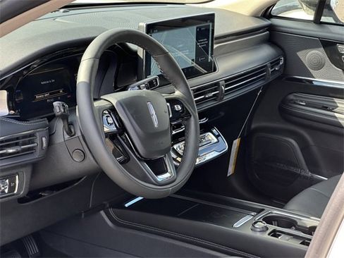 New 2025 Lincoln Corsair Reserve w/ Jet Appearance Package image 17