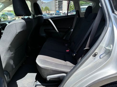 Used 2015 Toyota RAV4 LE FWD image 25