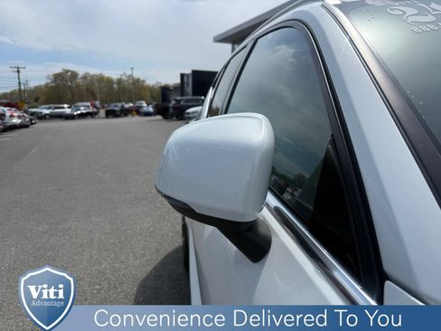 Certified 2024 Volvo XC40 B5 Plus w/ Protection Package Premier AWD/4WD image 10