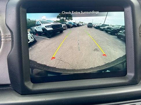 Used 2021 Jeep Wrangler Unlimited Sahara AWD/4WD image 15