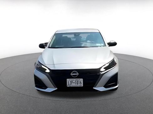 Used 2026 Nissan Altima 2.5 SV FWD image 4