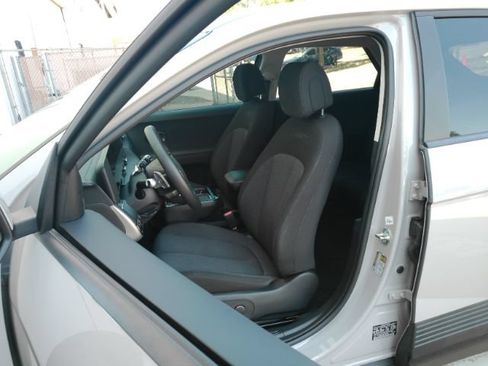 Used 2025 Hyundai Ioniq 5 SE RWD image 16