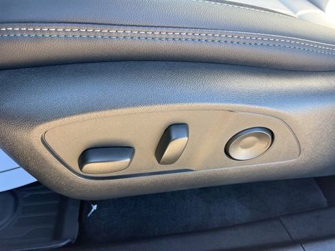 New 2026 Chevrolet Equinox EV LT image 12