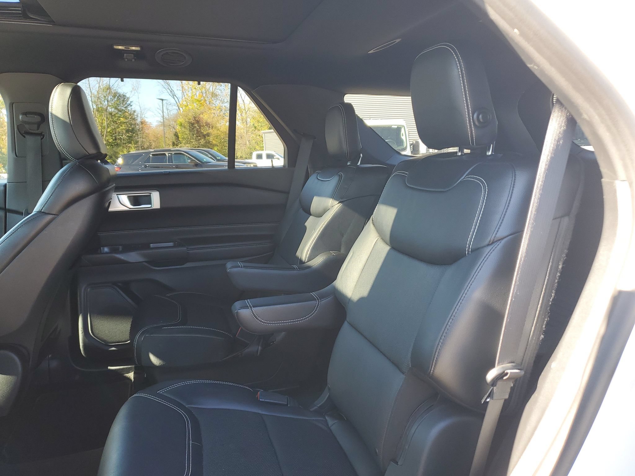 Used 2020 Ford Explorer ST w/ Premium Technology Package AWD/4WD image 9