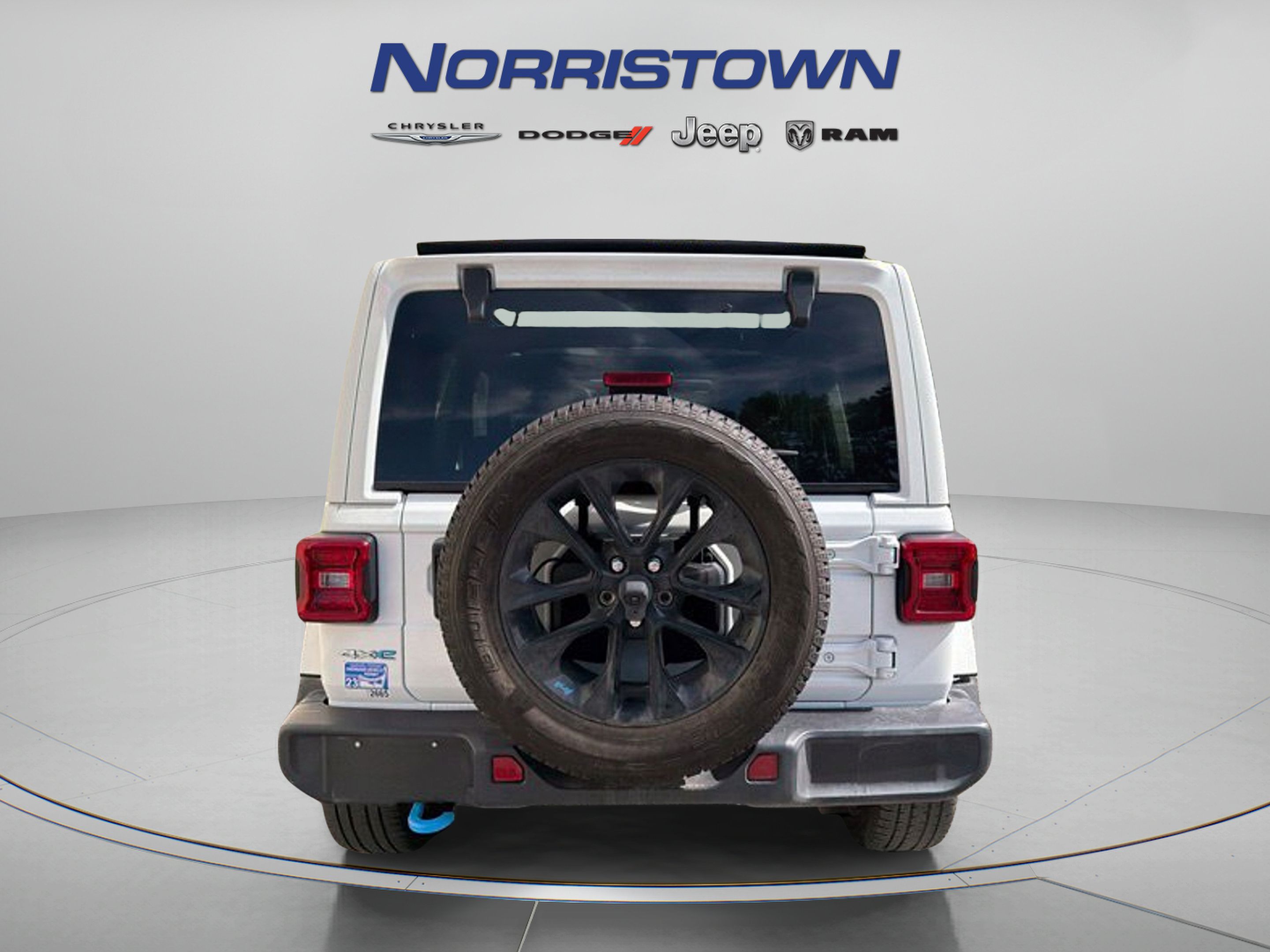 Used 2022 Jeep Wrangler Unlimited Sahara w/ Cold Weather Group AWD/4WD image 5