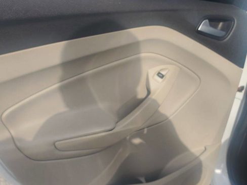 Used 2017 Ford Escape SE image 17