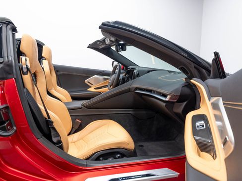 Used 2023 Chevrolet Corvette Stingray Preferred Conv w/ Z51 Performance Package RWD image 31
