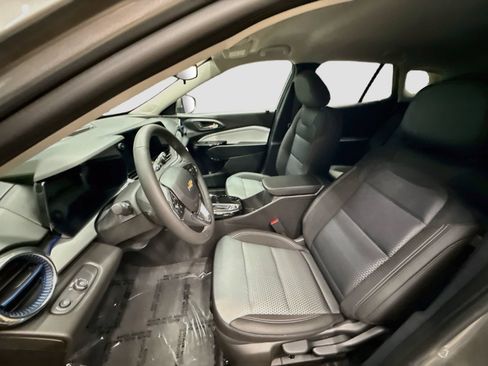 New 2026 Chevrolet Trax LT w/ Driver Confidence Package FWD image 24