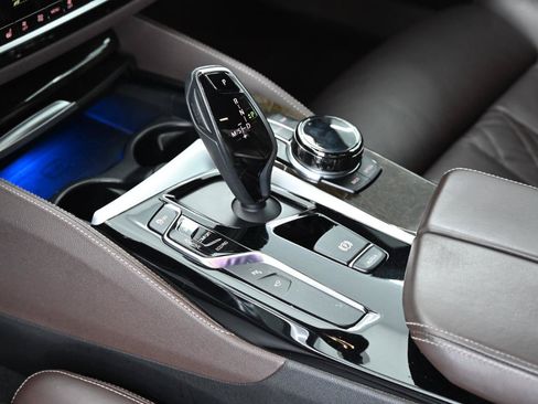 Used 2018 BMW M550i xDrive AWD/4WD image 35