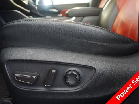 Used 2023 Toyota Highlander XSE AWD/4WD image 6