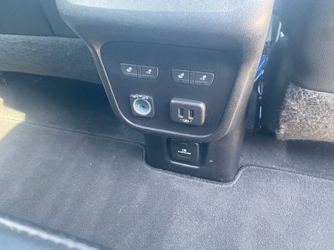 Used 2018 Chevrolet Equinox Premier AWD/4WD image 13