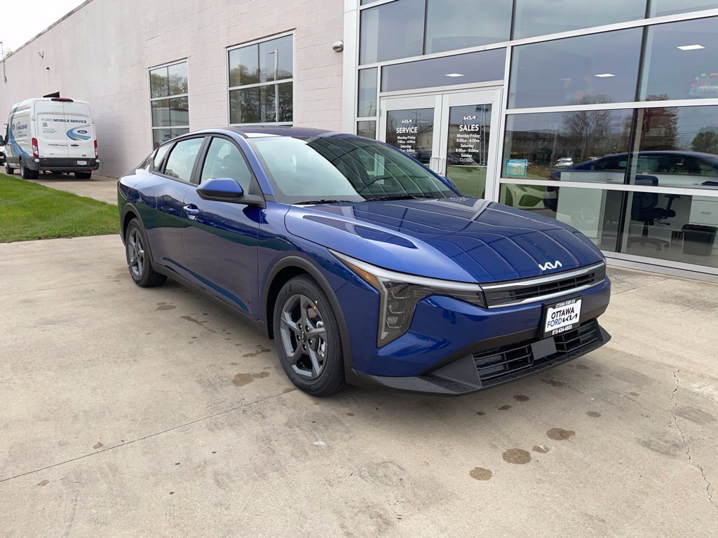 New 2026 Kia K4 FWD image 1