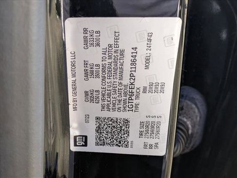 Used 2023 GMC Canyon Denali w/ Denali Black Edition image 25