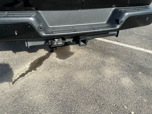 Used 2023 Chevrolet Express 3500 w/ Driver Convenience Package image 7