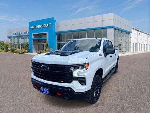 Used 2025 Chevrolet Silverado 1500 LT Trail Boss AWD/4WD image 1