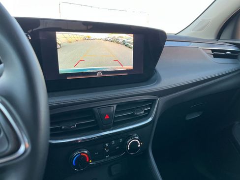 Used 2025 Buick Encore GX Preferred image 21