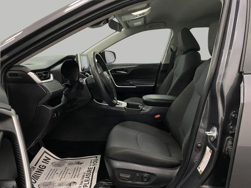 Used 2025 Toyota RAV4 XLE AWD/4WD image 27