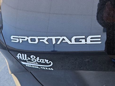 Used 2025 Kia Sportage LX image 14
