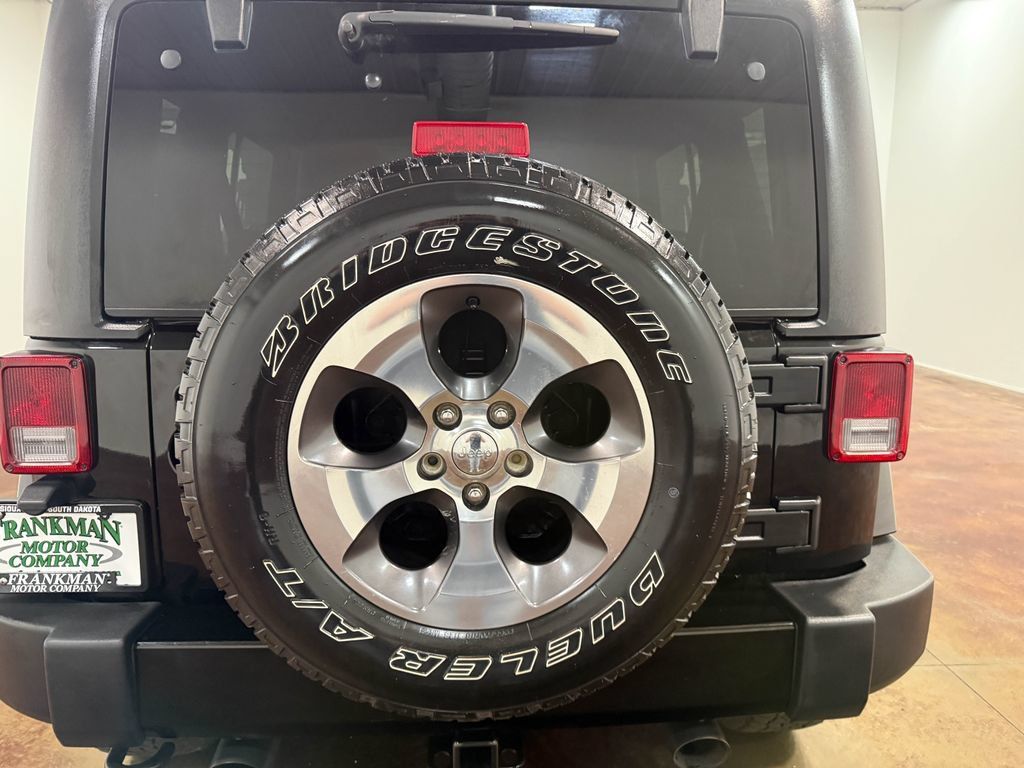 Used 2018 Jeep Wrangler Unlimited Sahara AWD/4WD image 91