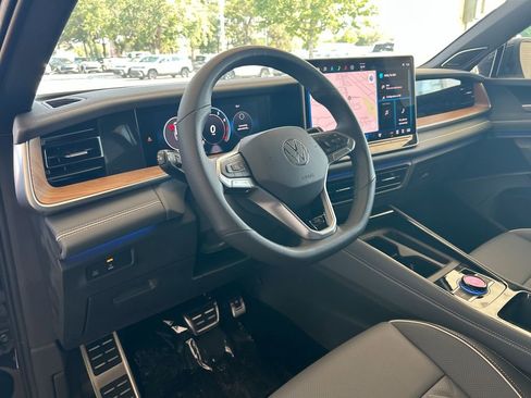 New 2026 Volkswagen Tiguan SEL R-Line AWD/4WD image 14