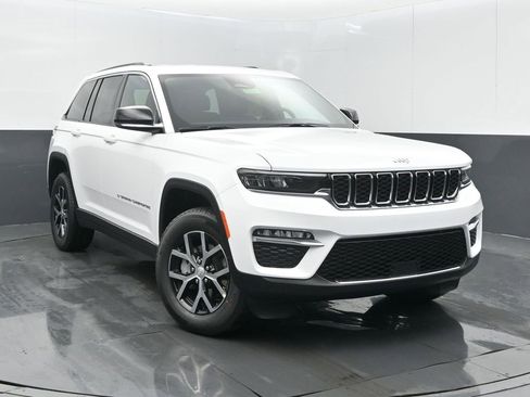 New 2025 Jeep Grand Cherokee Limited w/ Trailer Tow Package image 2