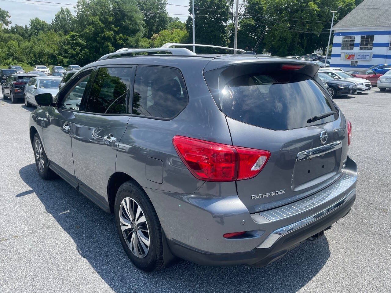 Used 2017 Nissan Pathfinder SL w/ SL Premium Package AWD/4WD image 8
