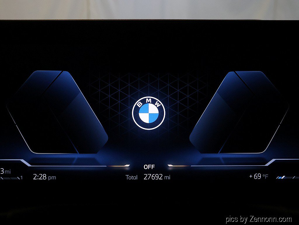 Certified 2024 BMW 330i xDrive Sedan w/ Premium Package AWD/4WD image 17