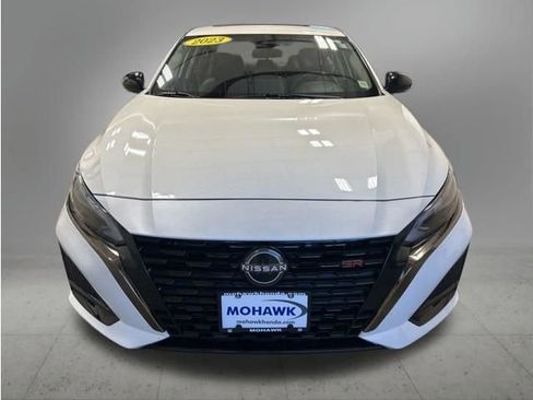 Used 2023 Nissan Altima 2.0 SR FWD image 10