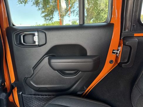 Used 2025 Jeep Wrangler Unlimited Sport AWD/4WD image 15