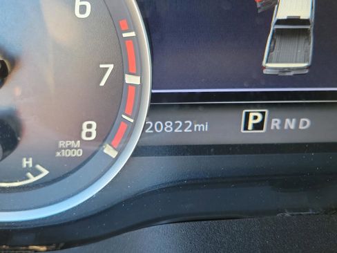 Used 2021 Nissan Titan SV w/ SV Convenience Package image 26