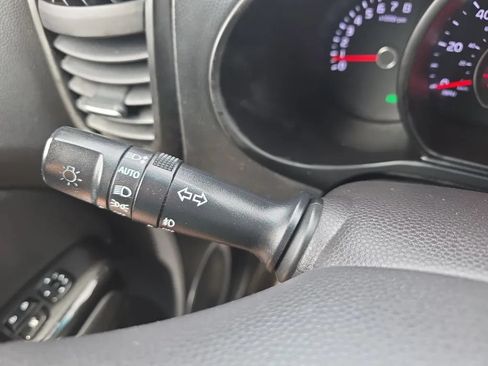 Used 2015 Kia Soul ! FWD image 22