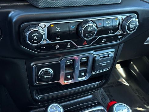 Used 2022 Jeep Wrangler Sport AWD/4WD image 22