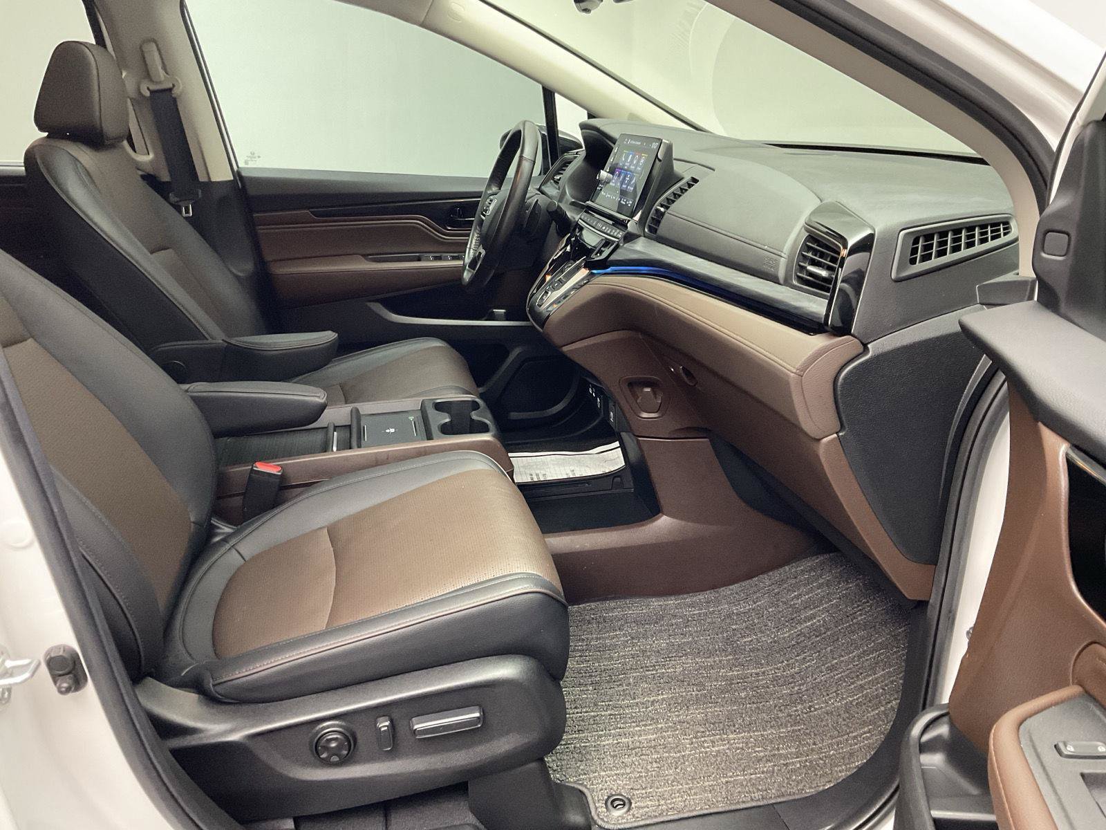 Used 2025 Honda Odyssey Elite image 25