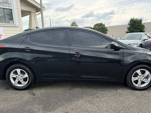 Used 2014 Hyundai Elantra SE FWD image 6