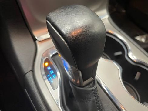 Used 2021 Jeep Grand Cherokee Laredo image 5