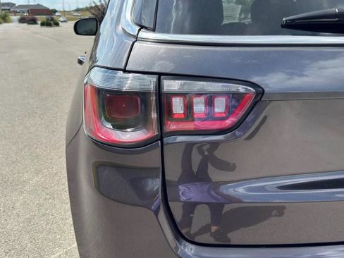 Used 2022 Jeep Compass Latitude w/ Convenience Group image 4