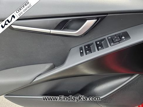 Certified 2024 Kia Niro LX image 21