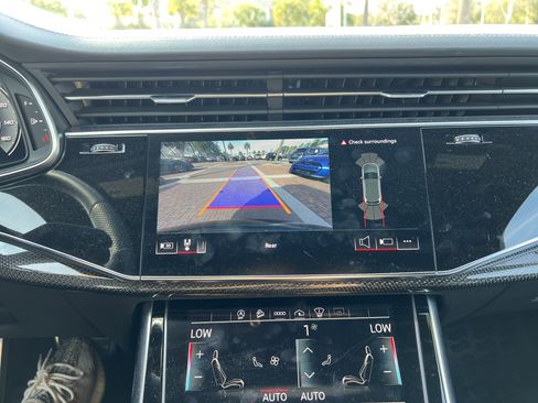 Used 2022 Audi SQ7 Prestige image 25