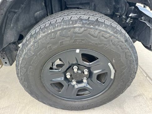 Used 2024 Jeep Gladiator Sport AWD/4WD image 6