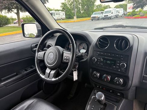Used 2016 Jeep Patriot 4WD image 20
