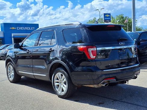 Used 2018 Ford Explorer XLT w/ Equipment Group 202A AWD/4WD image 6