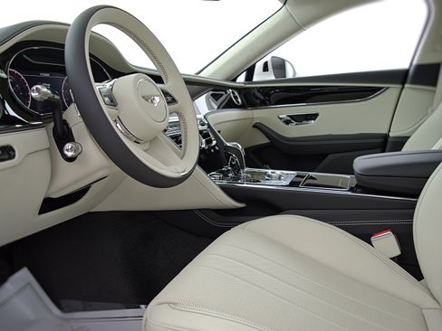 Certified 2023 Bentley Flying Spur Plug-In Hybrid AWD/4WD image 24