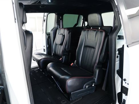 Used 2018 Dodge Grand Caravan GT image 15