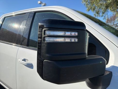 Used 2025 GMC Sierra 2500 AT4 image 5