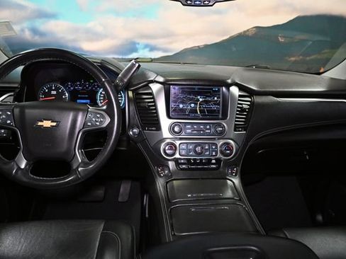 Used 2019 Chevrolet Suburban Premier AWD/4WD image 82
